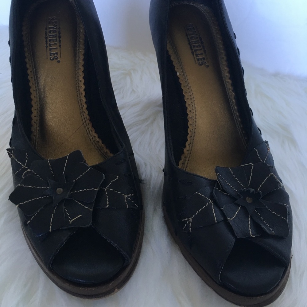 Black Seychelles Peep Toe Heels / Size 7
